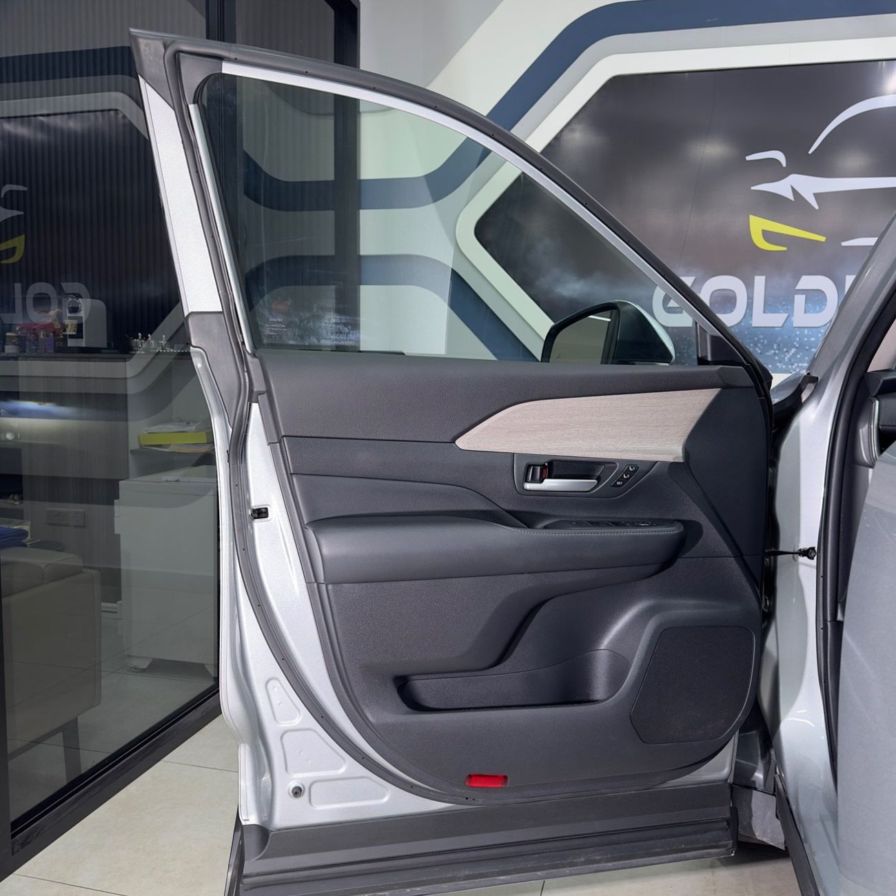 تويوتا جراند هايلاندر Limited