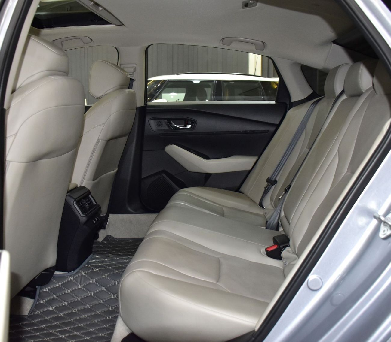 هوندا Accord HEV EXCELLENT DEAL for our Honda Accord HEV ( 2023 Model ) in 2023 Color GCC Specs