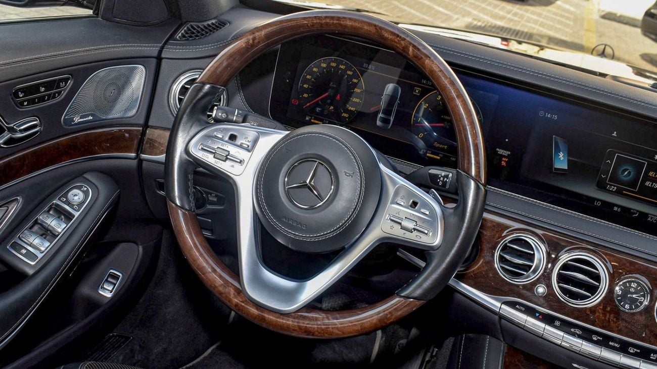 مرسيدس بنز S 560 Std 4.0L (463 HP)