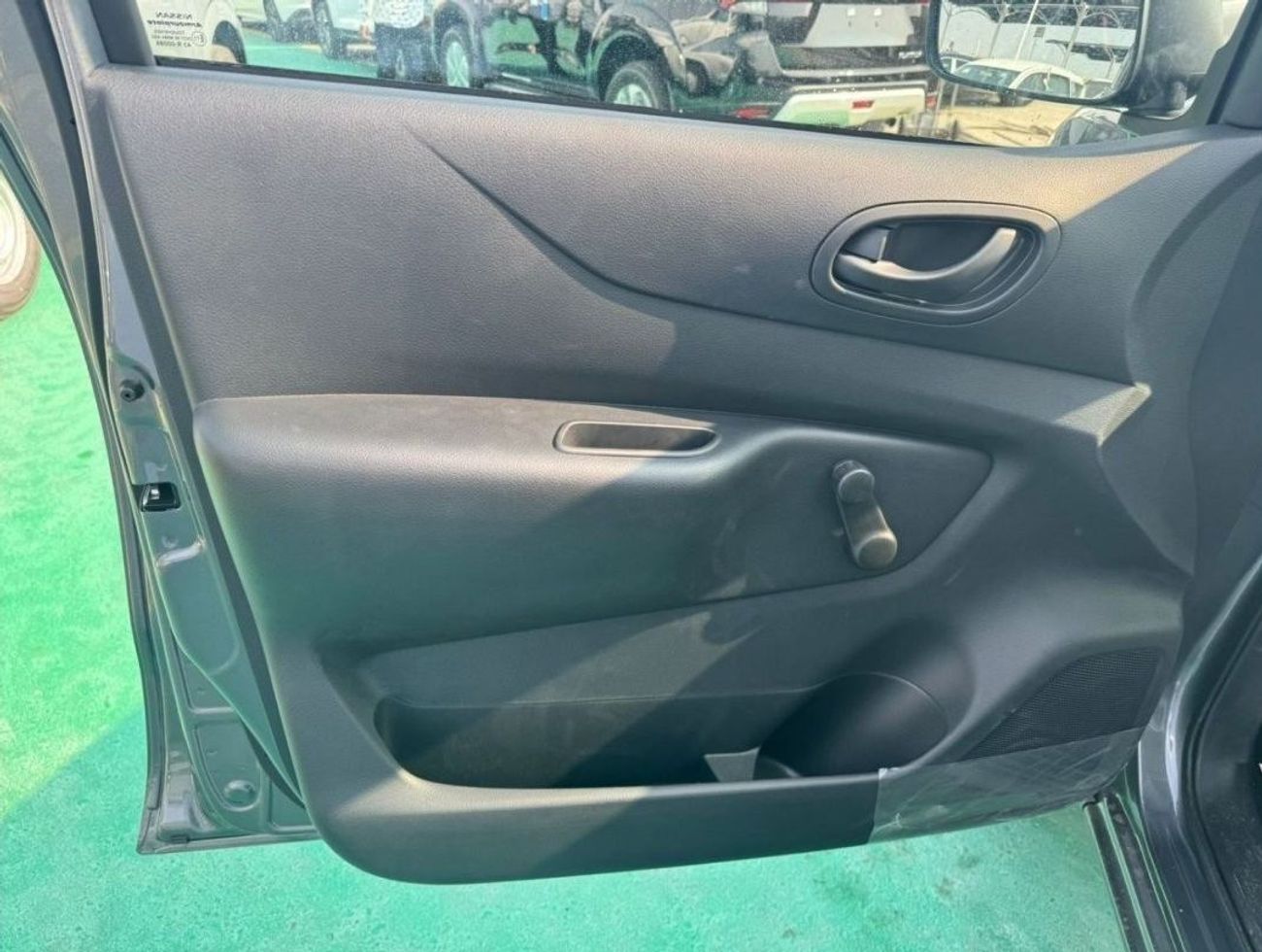 Nissan Navara Std 2.5L 4WD A/T