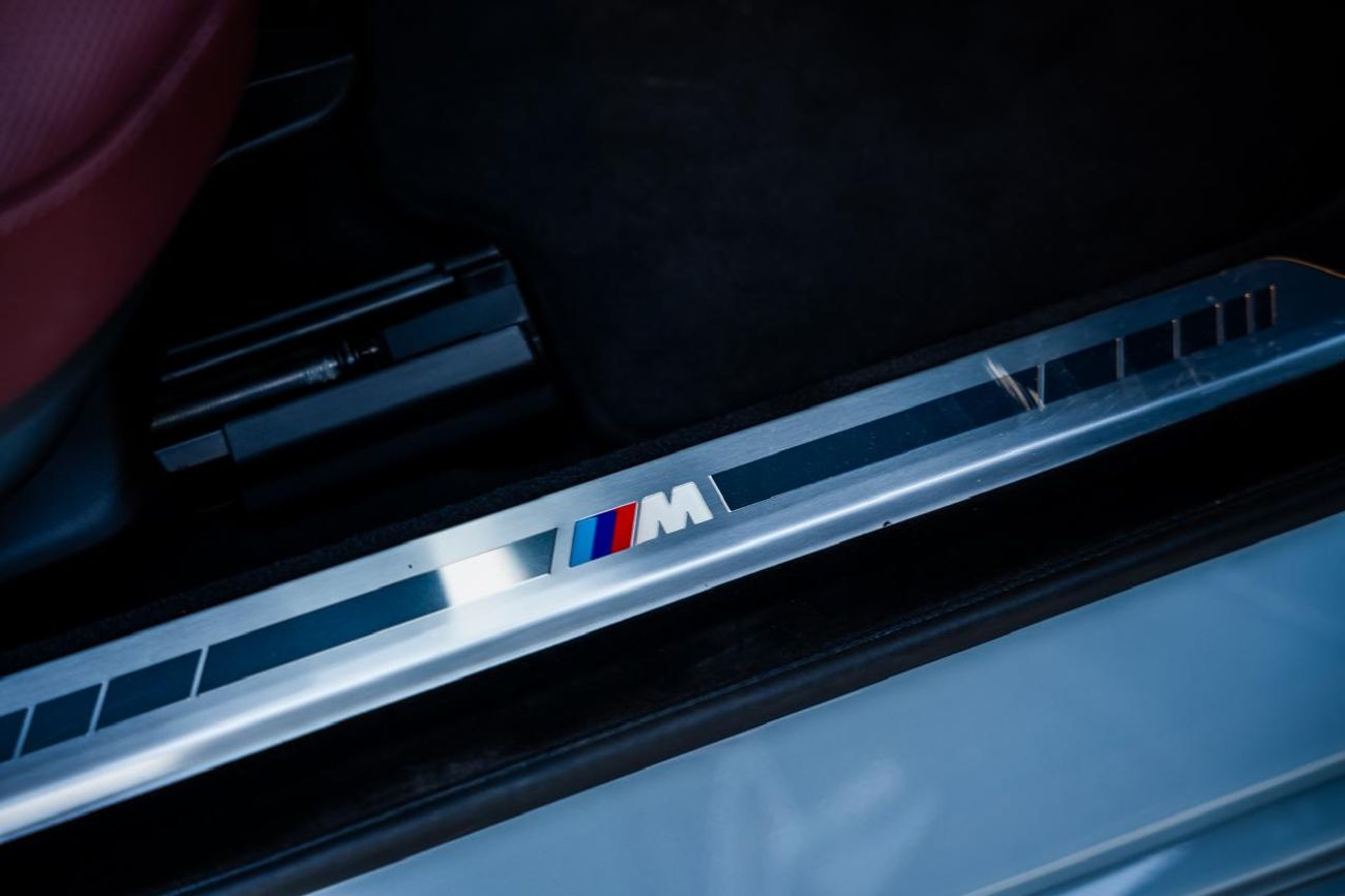 BMW 740i | M Sport Package | GCC Specs | Dealer Warranty & Service Contract till Dec 2027