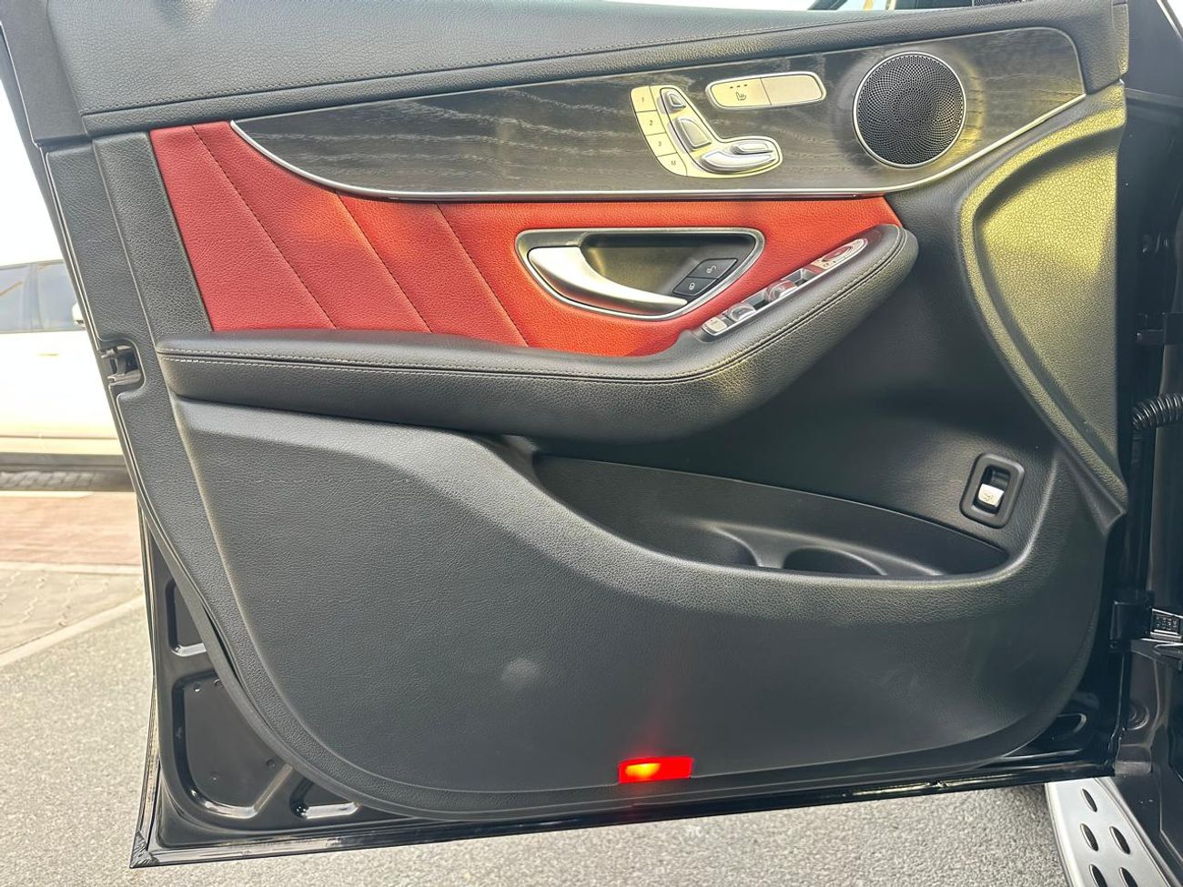 مرسيدس بنز GLC 250 Mercedes GLC 250 Coupe _GCC_2018_Excellent Condition _Full option