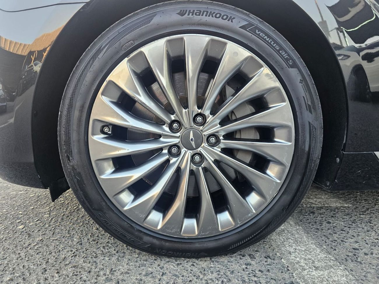 Genesis G90 Royal 5.0L (410 HP)