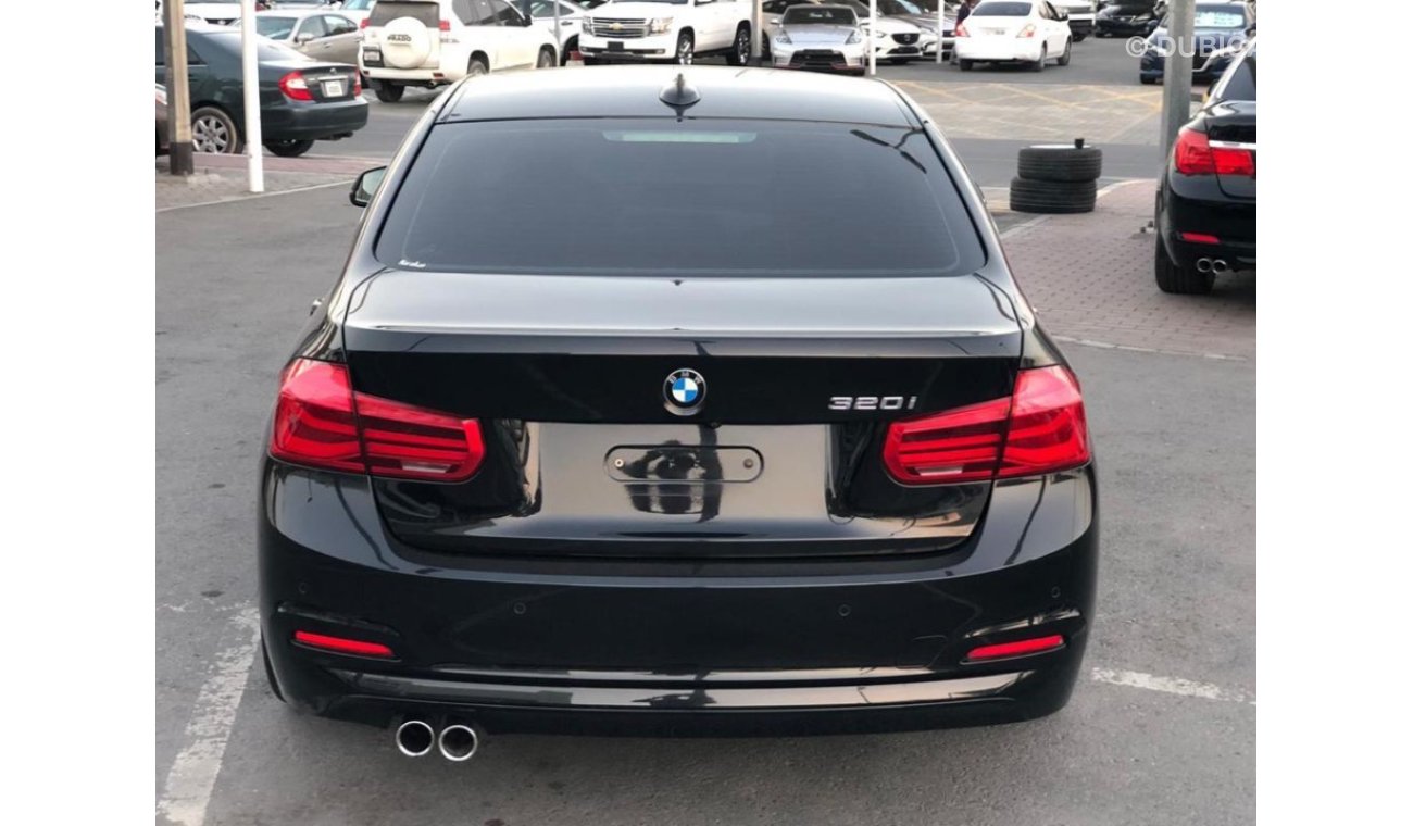 BMW 320i BMW320 model 2018 GCC car prefect condition full option  full electric control