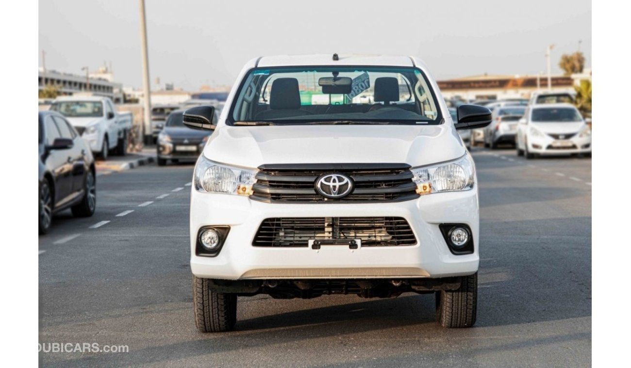 تويوتا هيلوكس Get 2022 Toyota Hilux 4x4 DC 2.8 D MT - White inside Black