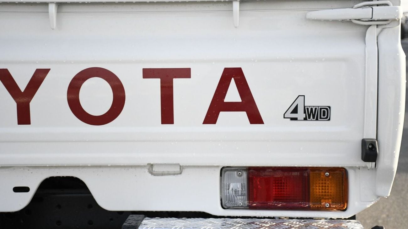 Toyota Land Cruiser Pick Up GDJ79 2.8L T/DIESEL M/T 4WD 2025YM