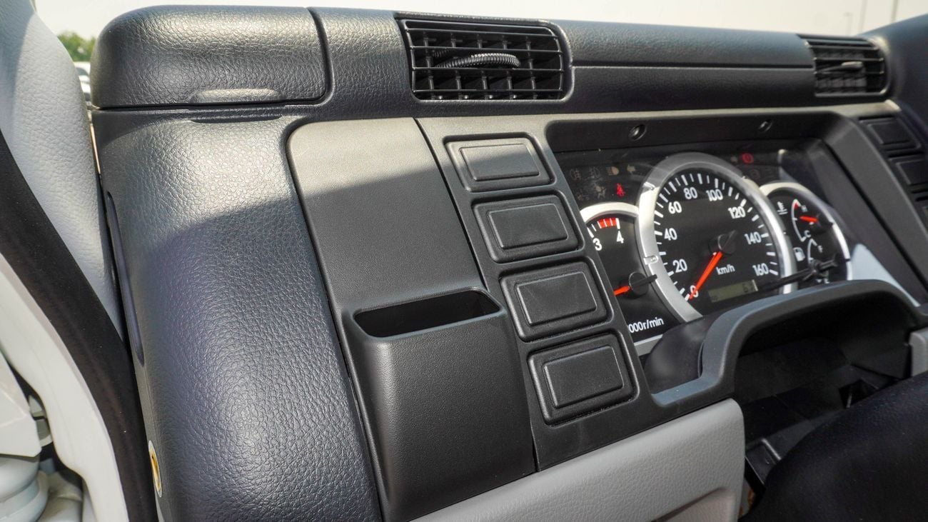 Mitsubishi Canter Van