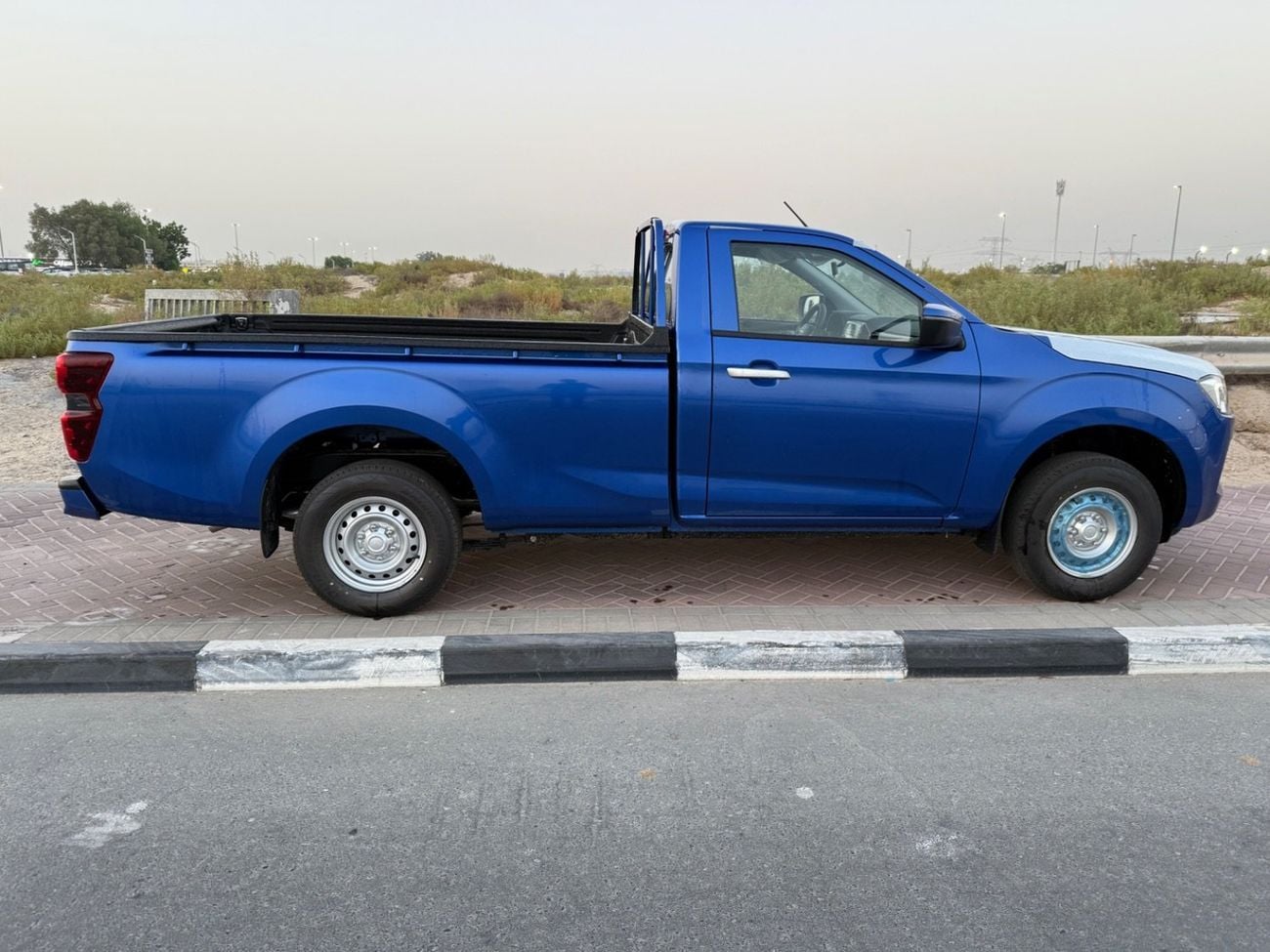 Isuzu D-MAX STD