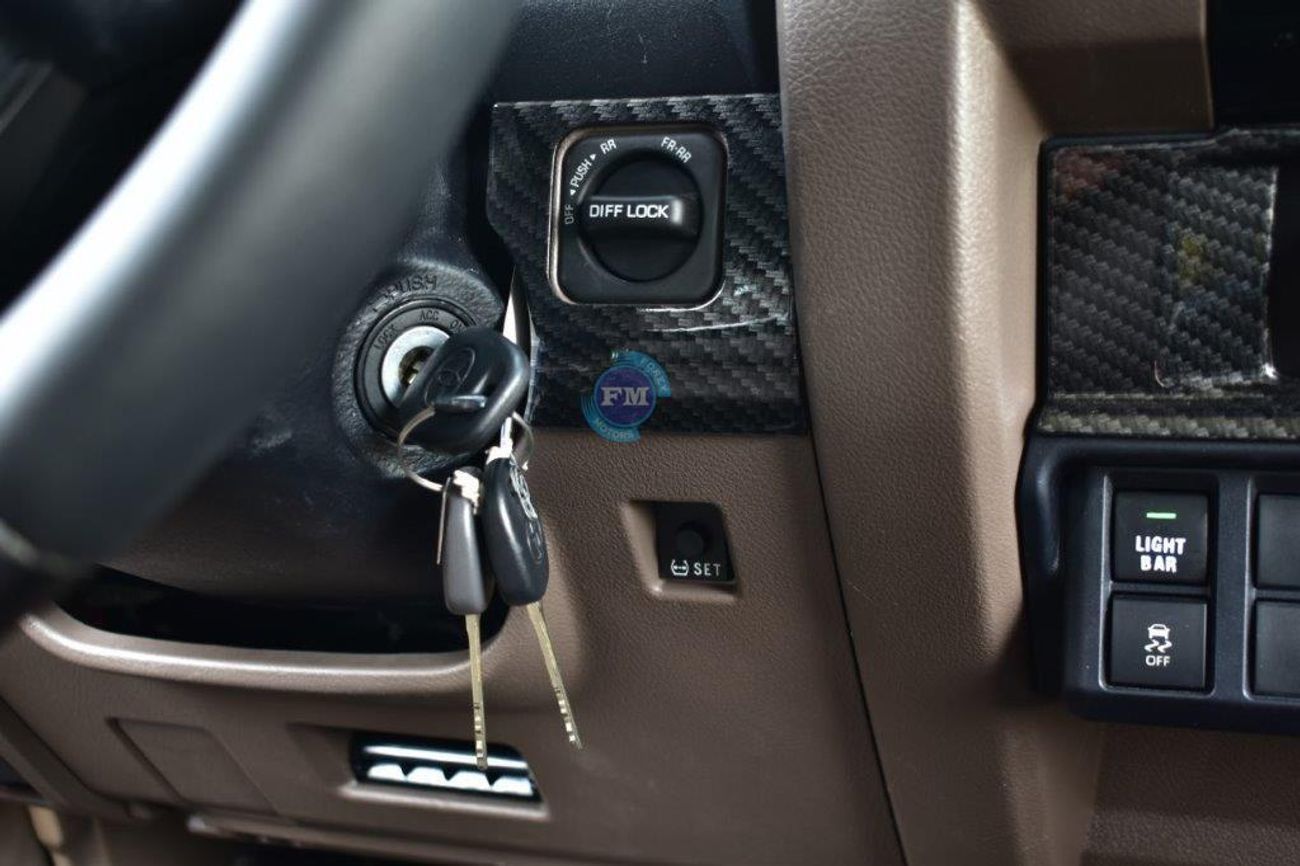 Toyota Land Cruiser 70 71 Ultimate Edition V6 4WD 7 Seater Manual