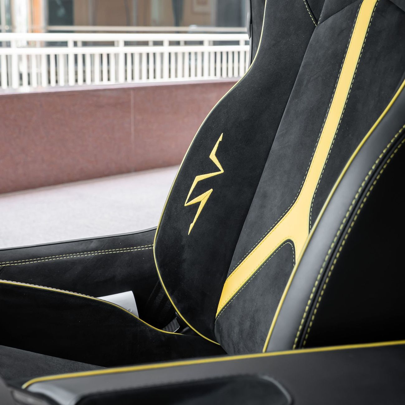 لامبورغيني أفينتادور 2017 LAMBORGHINI AVENTADOR SV GCC DONE ONLY 13,000KM