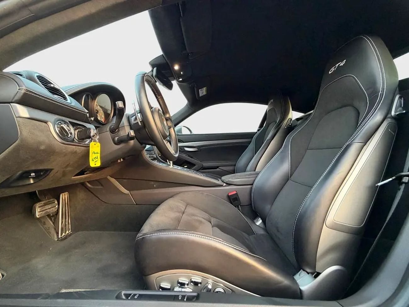 Porsche 718 Cayman GT4 UNDER AGENCY WARRANTY | FULL AGENCY HISTORY | GCC
