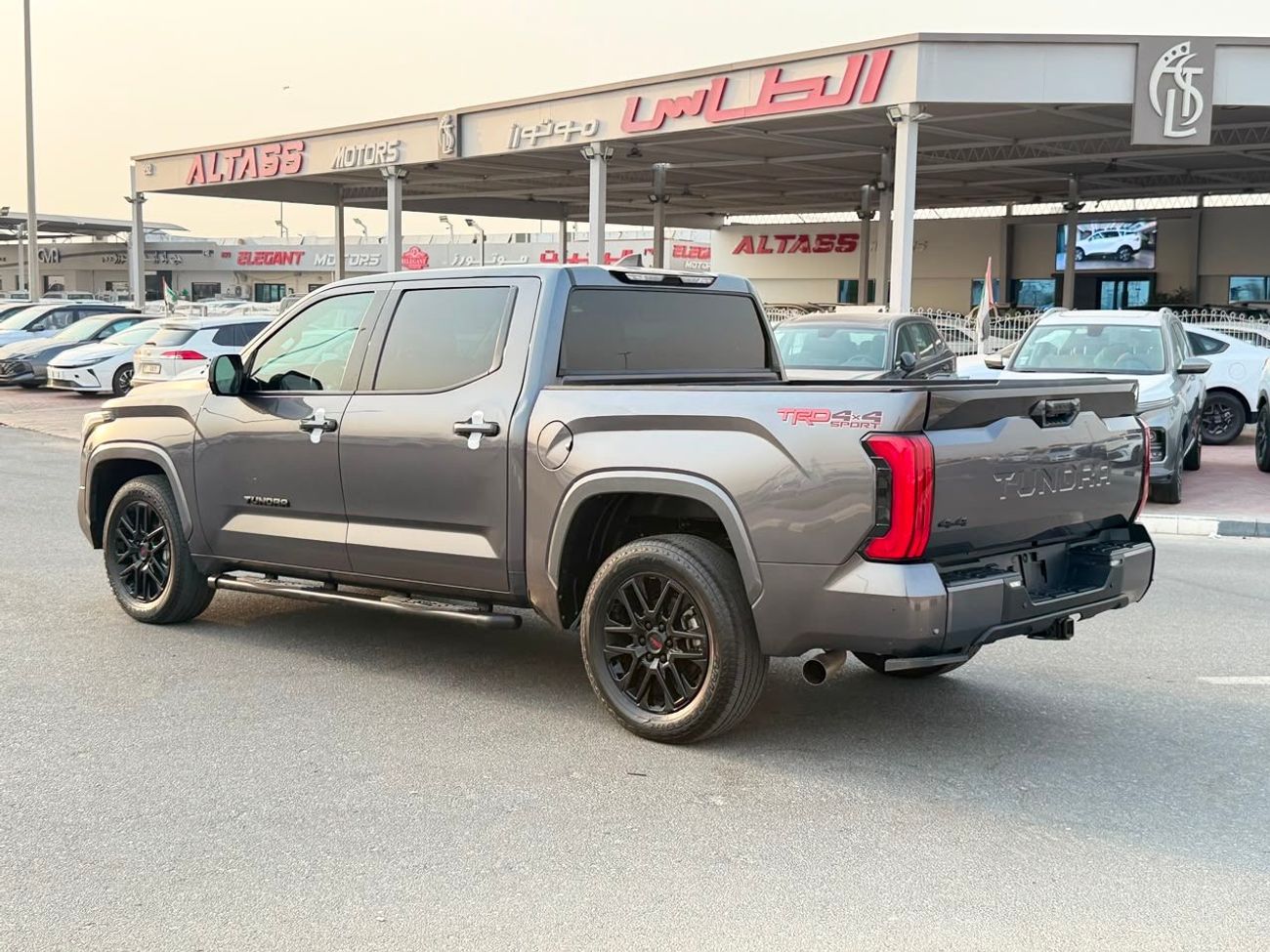 Toyota Tundra CREWMAX TRD SR5 4x4 drive 3.4L