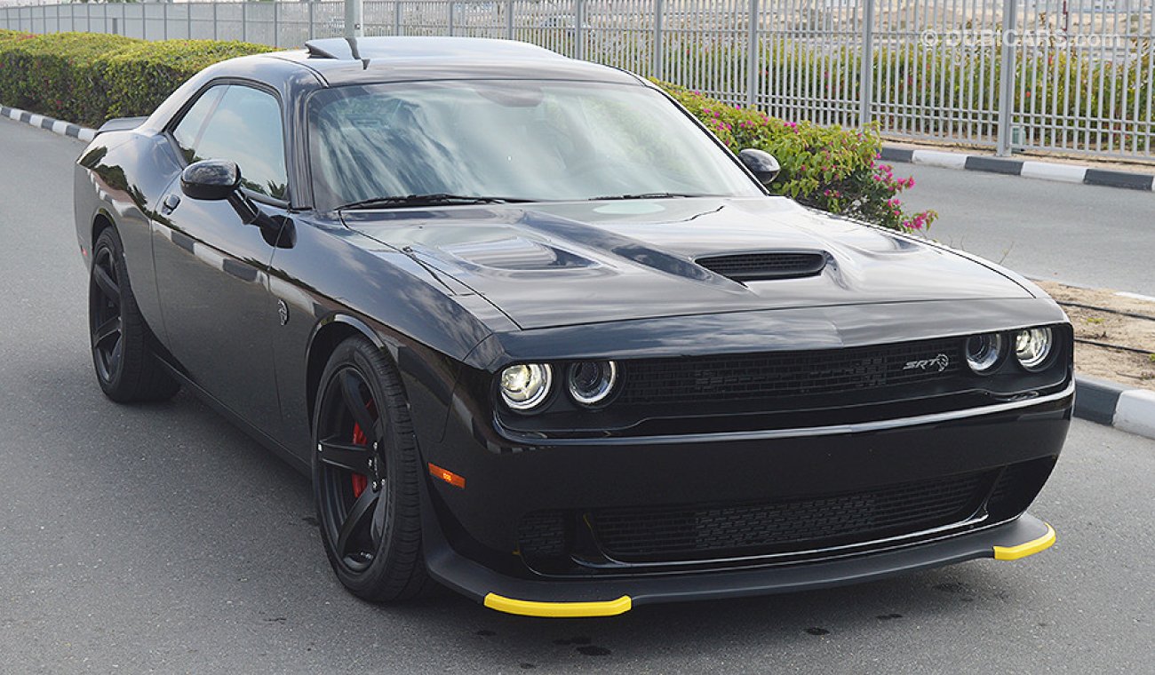 Dodge Challenger Hellcat 2018, 6.2L V8 0km, GCC Specs with 3Yrs or 100K km Warranty