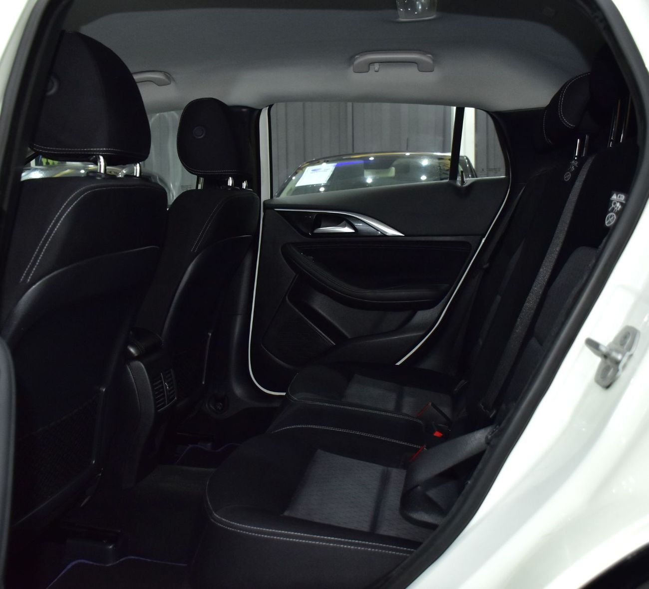 إنفينيتي Q 30 EXCELLENT DEAL for our Infiniti Q30 ( 2018 Model ) in White Color GCC Specs