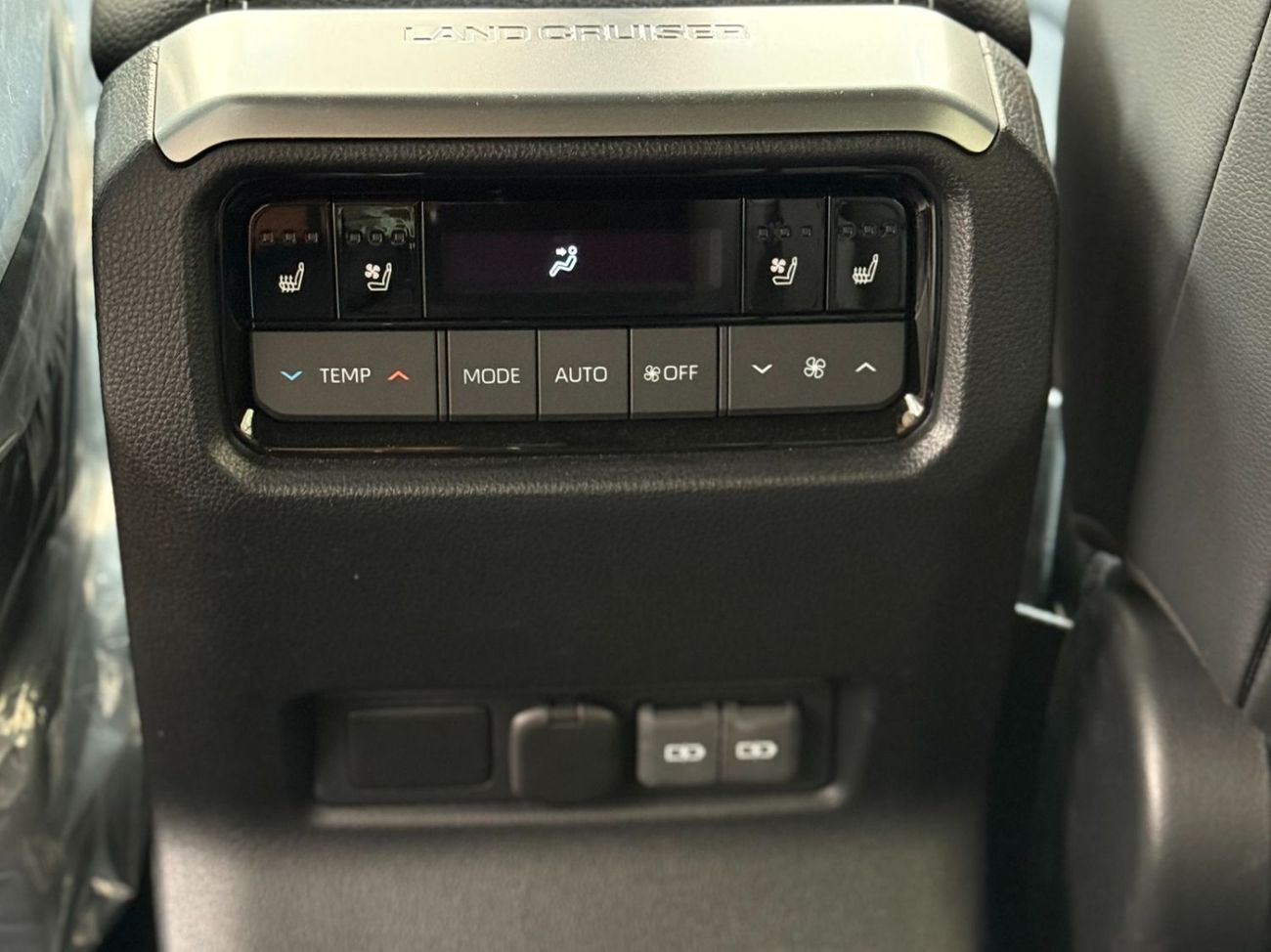 تويوتا برادو LUXURY 2.4 TURBO **EXPORT ONLY**التصدير فقط خارج الخليج***