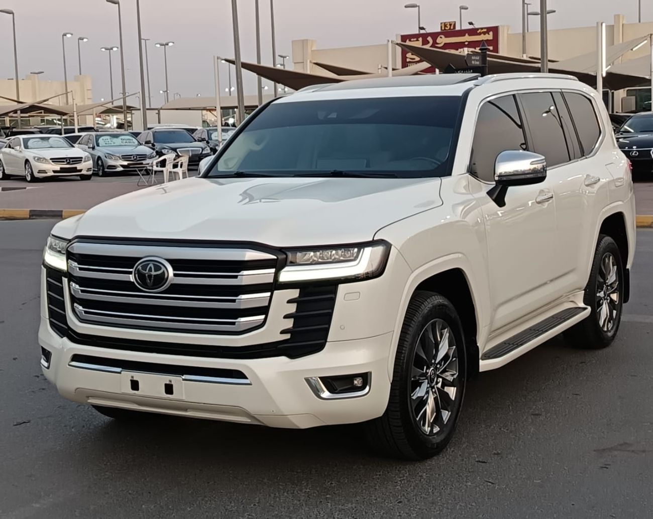 تويوتا لاند كروزر VXR 4.0L LHD-4WD-PETROL-6 CYLINDER-AUTOMATIC-7 SEATS-5 DOORS