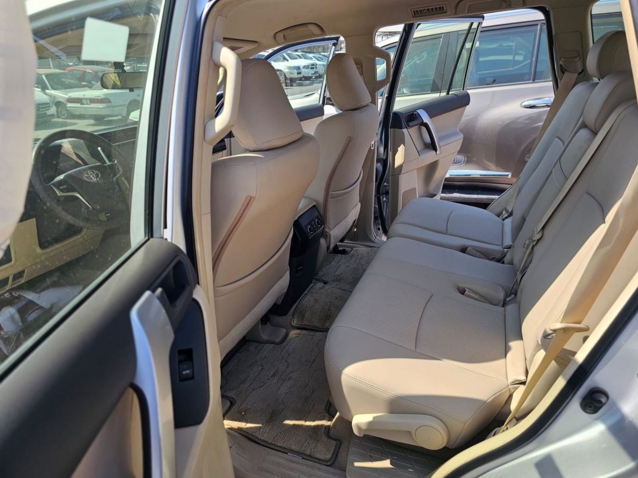 Toyota Prado TX-L 2022MODEL 2.7 v4 petrol Engine Colour sliver Transmission Automatic Interior Beige Leather seats 7se
