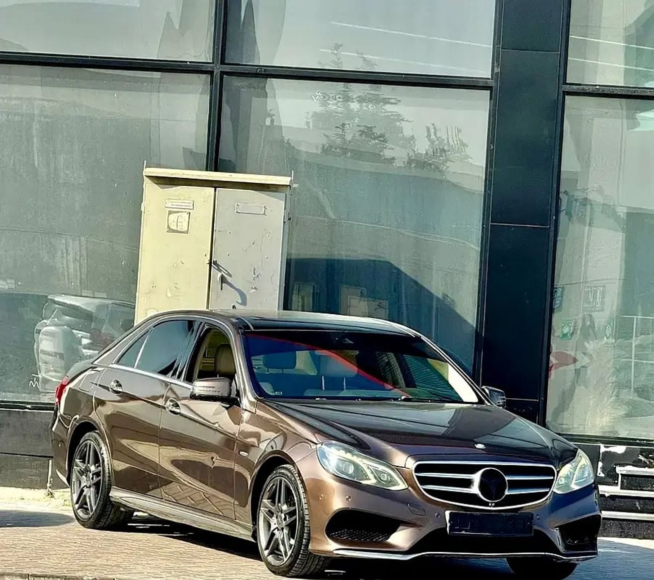 مرسيدس بنز E300 Premium 2.0L