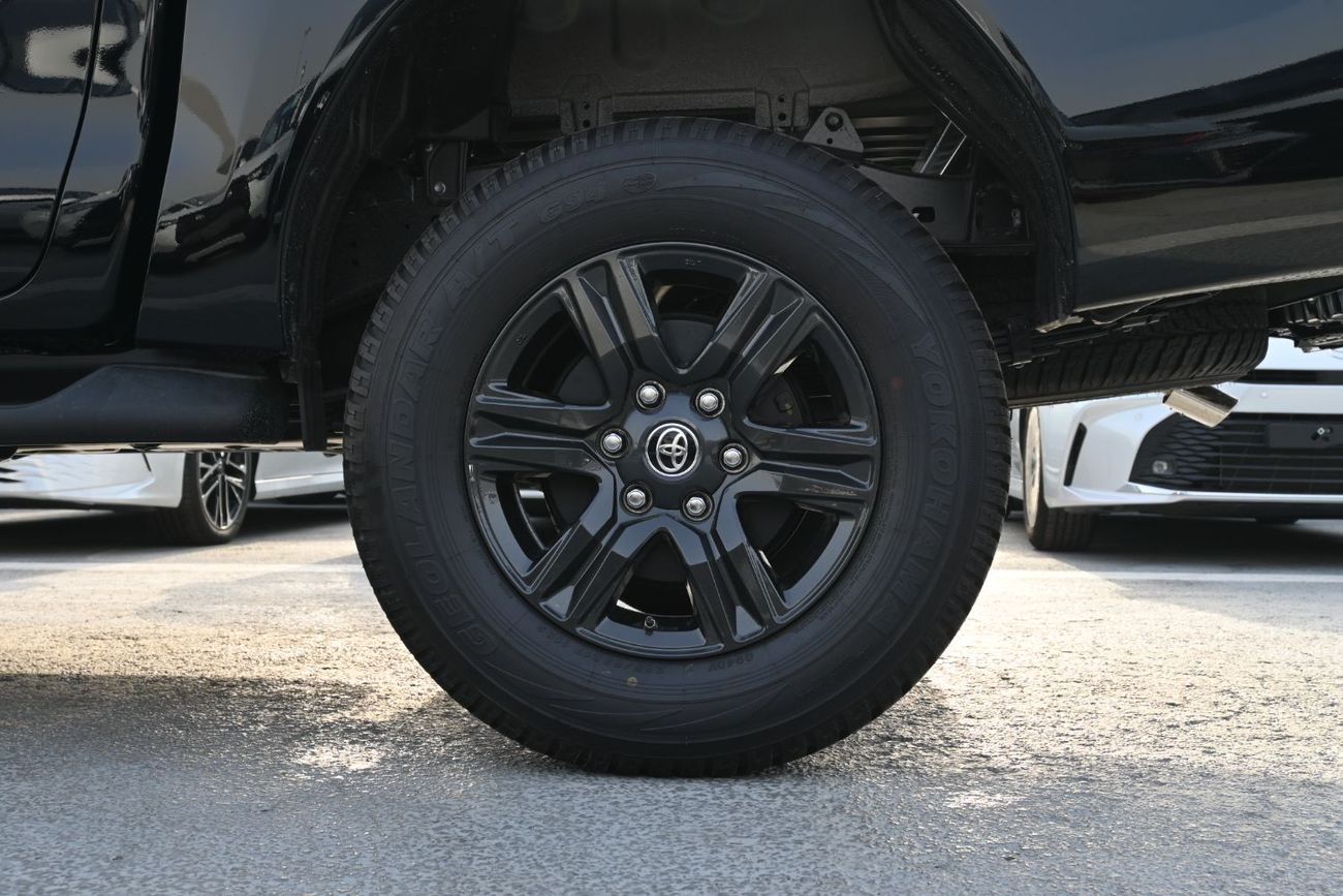 تويوتا هيلوكس Toyota Hilux SR5 2.7L Automatic, Petrol, 4WD, Pickup