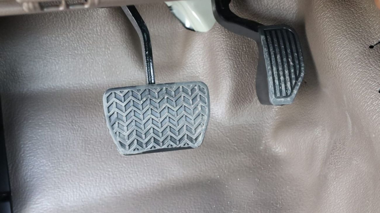 Toyota Land Cruiser Toyota Land Cruiser LC79 SC 4.0 AT 2025 basic GCC