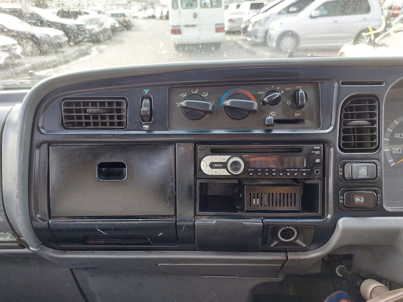 Mitsubishi Fuso Canter MITSUBISHI CANTER TRUCK RIGHT HAND DRIVE(PM30785)