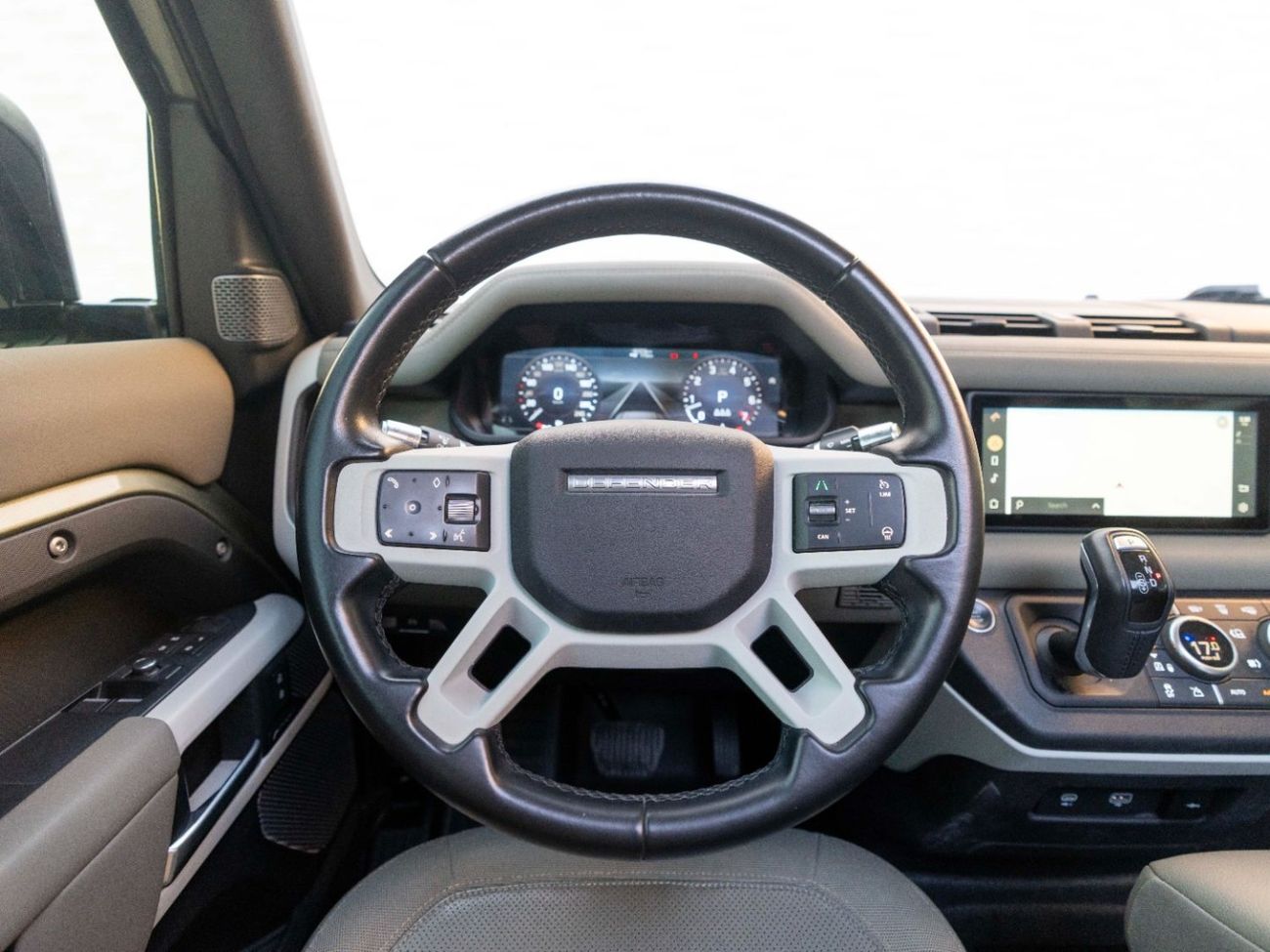 Land Rover Defender P400 90 First Edition 3.0L (6 Seater)