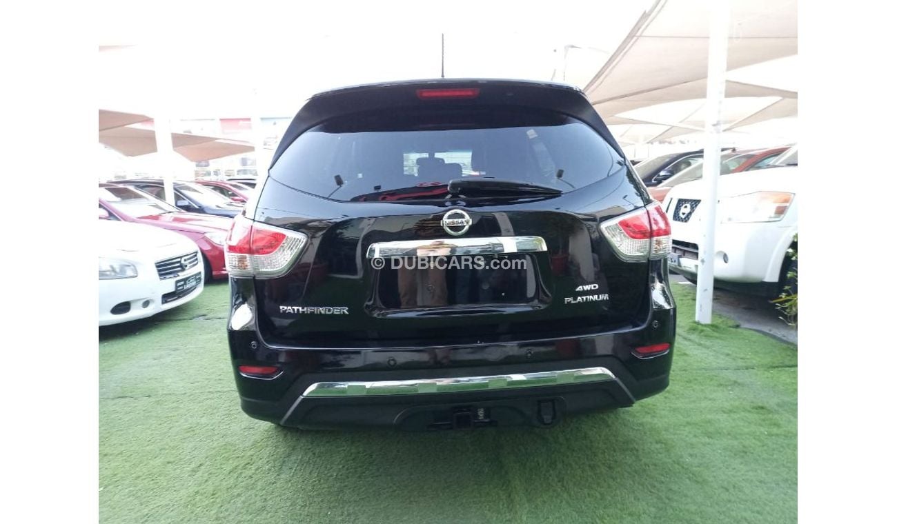 نيسان باثفايندر وارد كندابدون حوادث CLEAN TITLE  بانوراما جلد كاميرامامية وخلفية بحالة ممتازة لاتحتاج لأى مصاريف