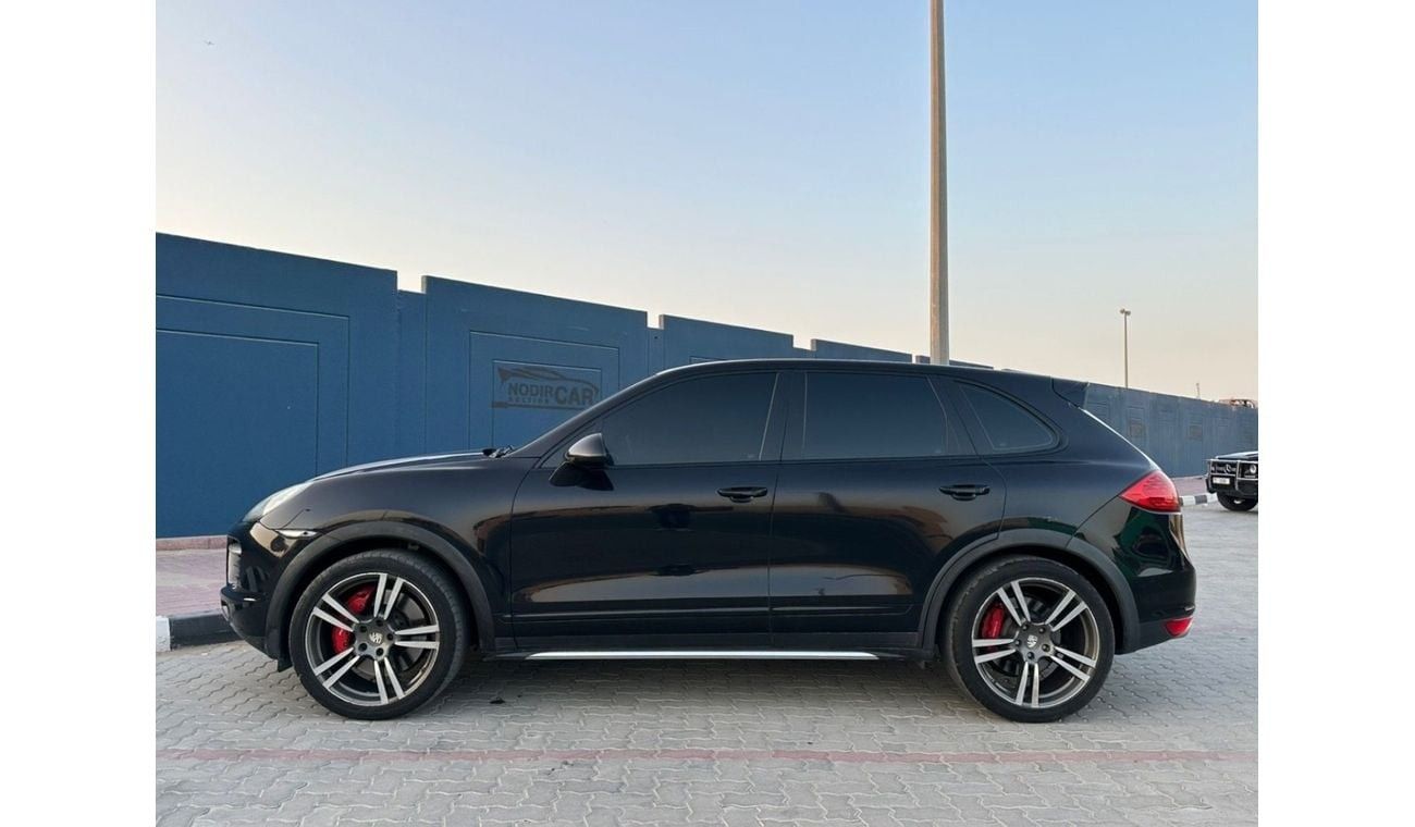 Porsche Cayenne Turbo 4.8L (500 HP) Turbo 4.8L V8 (500 HP) | 2011 | GCC Specs | First Owner | Low Mileage | Perfect