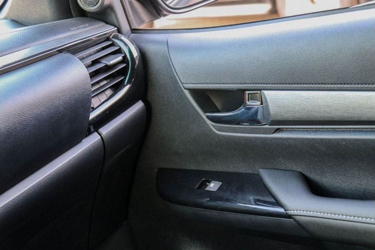 Toyota Hilux Toyota Hilux adventure 2025 | Best price guaranteed | White | contact Now