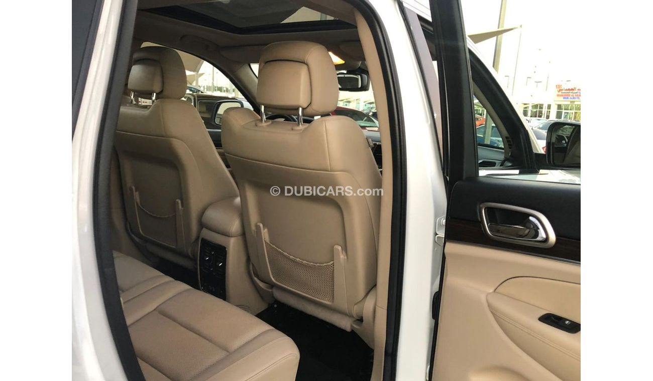 Jeep Grand Cherokee Jeep grand chorque model 2014 GCC car prefect condition full option
