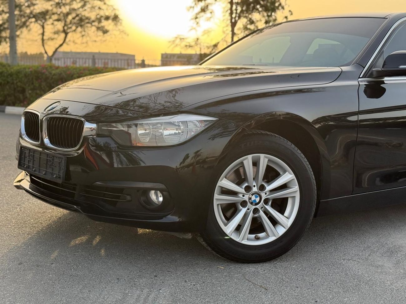 BMW 318i 2017 BMW 318I GCC VERY CLEAN Std 1.5L
