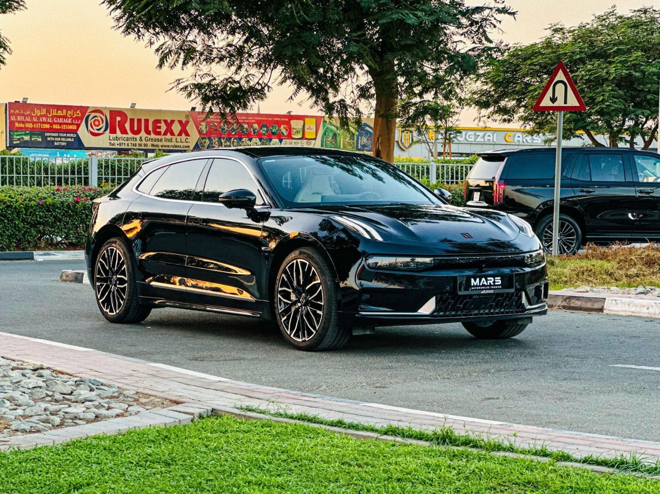 Zeekr 001 2024 Used Zeekr 01 Flagship AWD / Range (580 Km) / 544 Hp / Law Mileage (10,000 Km) / Gcc Warranty