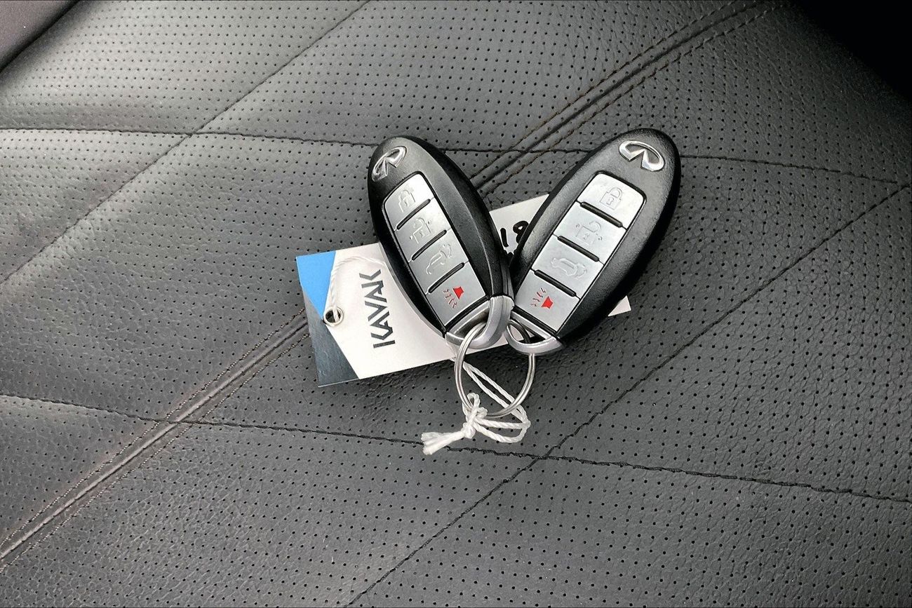 Infiniti QX70 Luxury / Luxe Sensory