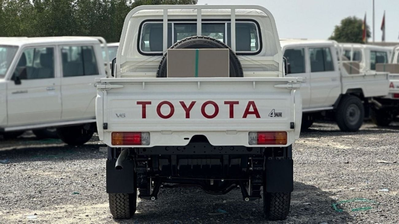 Toyota Land Cruiser Pick Up Land cruiser DOUBLE CABIN lc79 4.2L DIESEL V6 MY2025 FOR EXPORT ONLY.