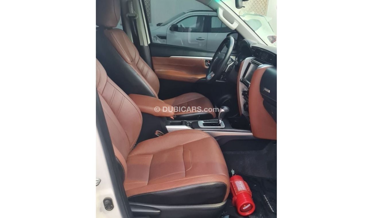 Toyota Fortuner 2017vxr v6