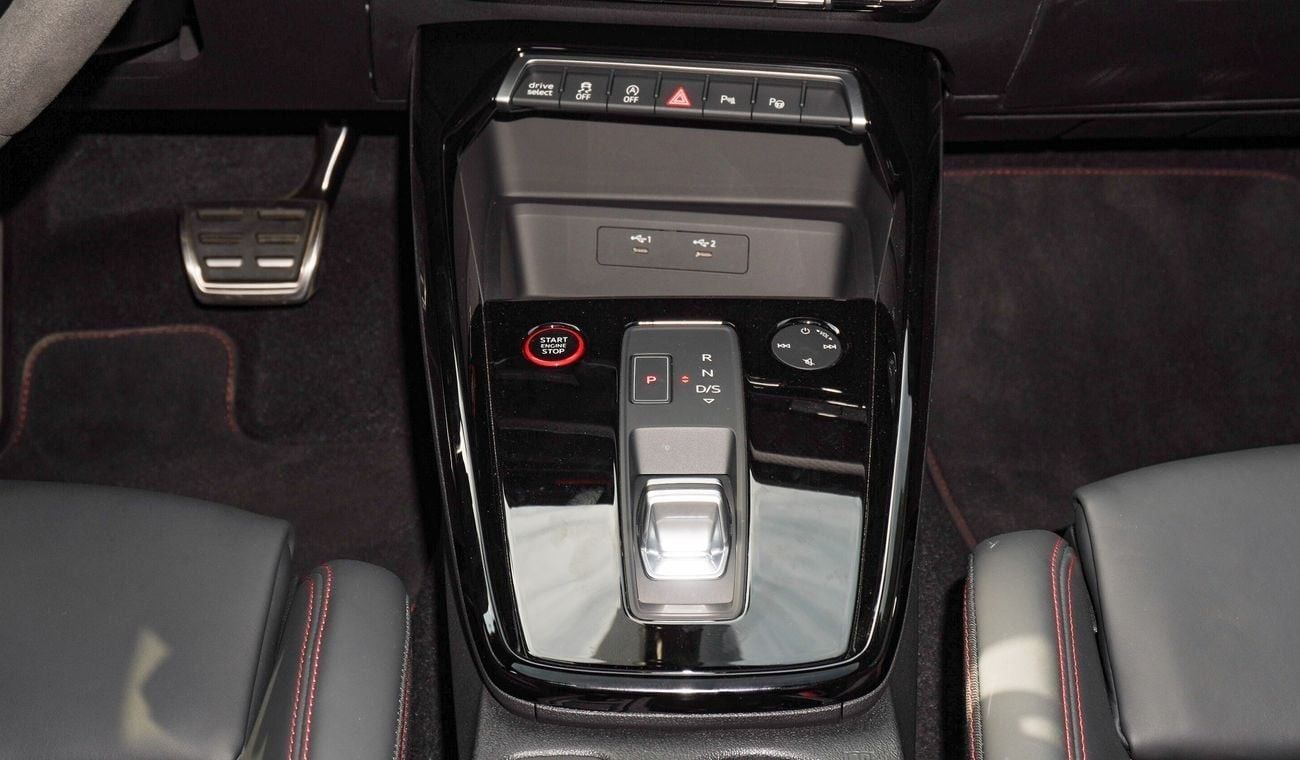 أودي RS3 TFSI quattro 2.5L Sportback