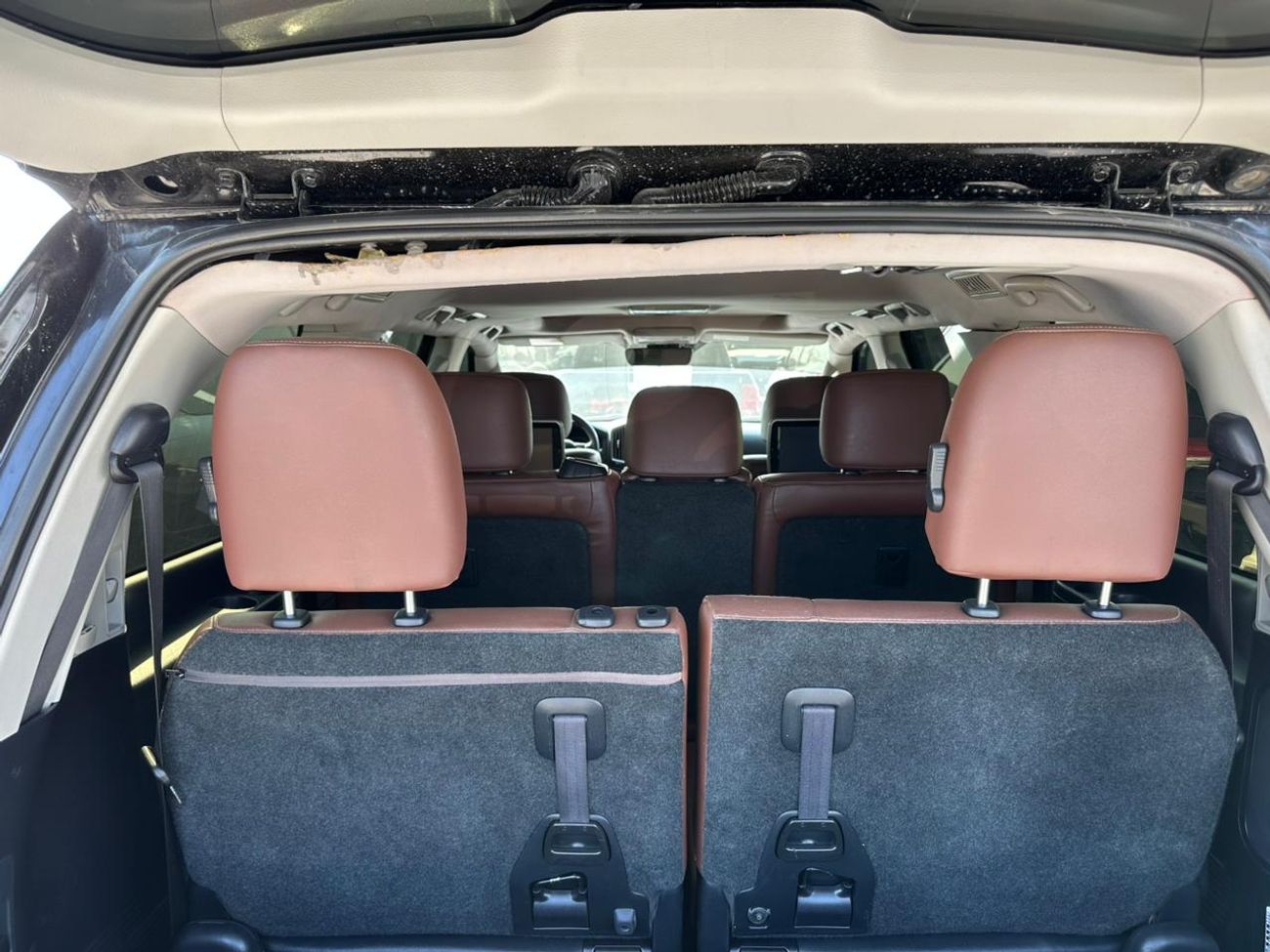 تويوتا لاند كروزر VXR 5.7L 4WD