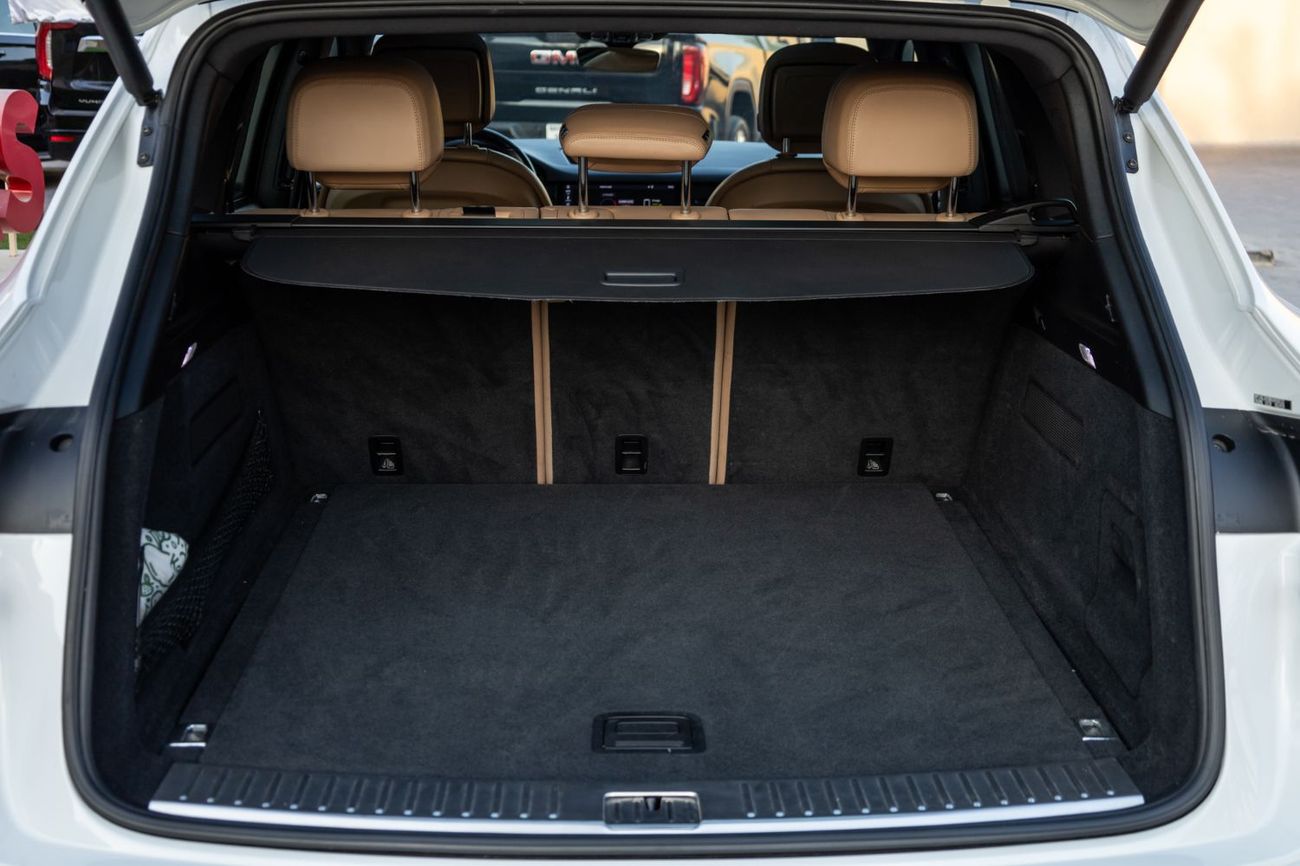 Porsche Cayenne E-Hybrid 3.0L (355 HP)