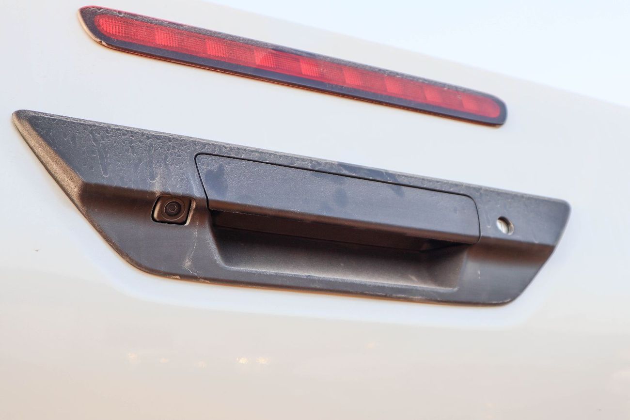 تويوتا هيلوكس GR Sport 4.0L