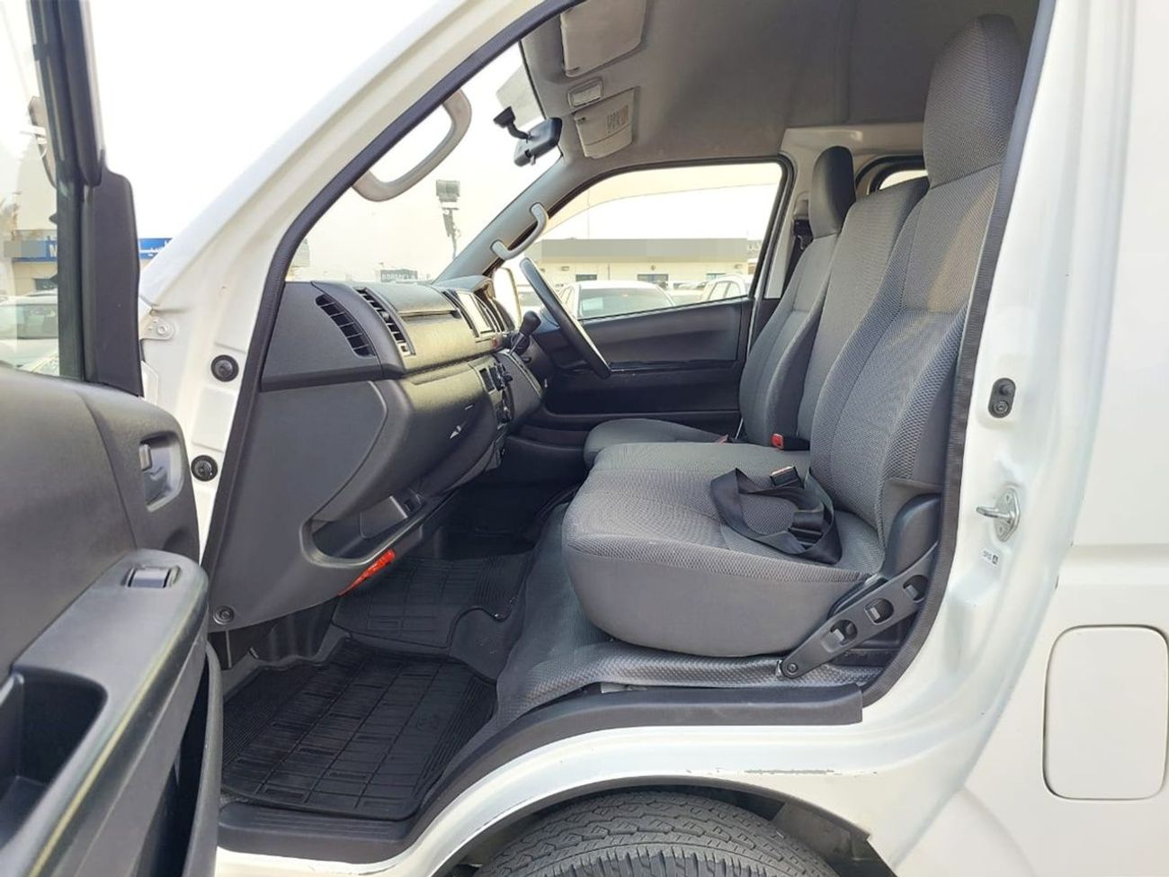 Toyota Hiace 2016 TOYOTA HIACE VAN RHD 3.0 L DIESEL AUTOMATIC (PM94354)