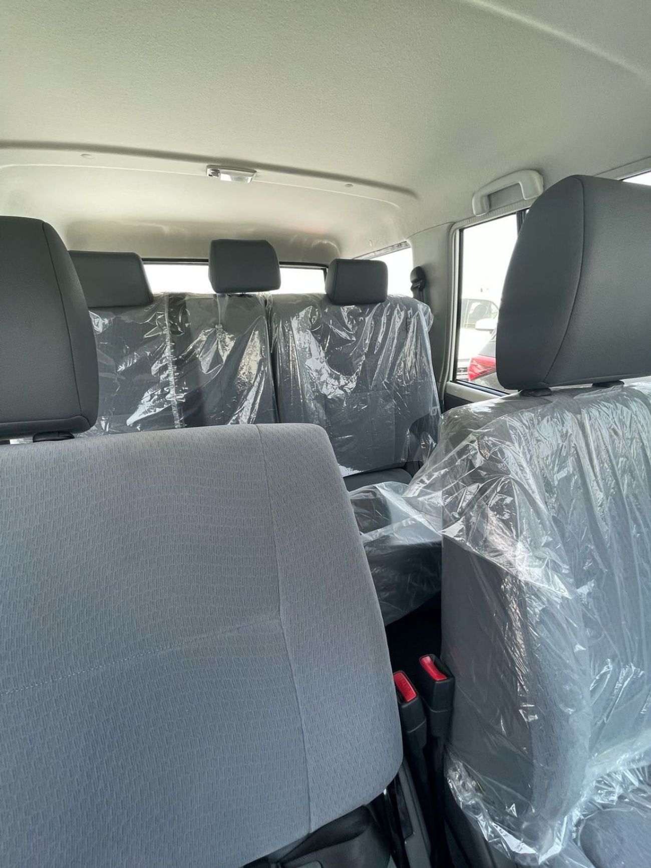 Toyota Land Cruiser 70 LC76 4.2 MT basic P/W & no diff lock 2025