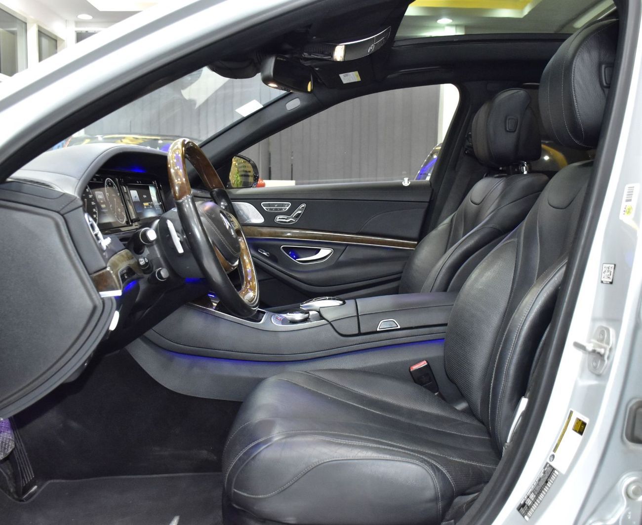 Mercedes-Benz S 550 EXCELLENT DEAL for our Mercedes Benz S550 ( 2016 Model ) in Silver Color American Specs