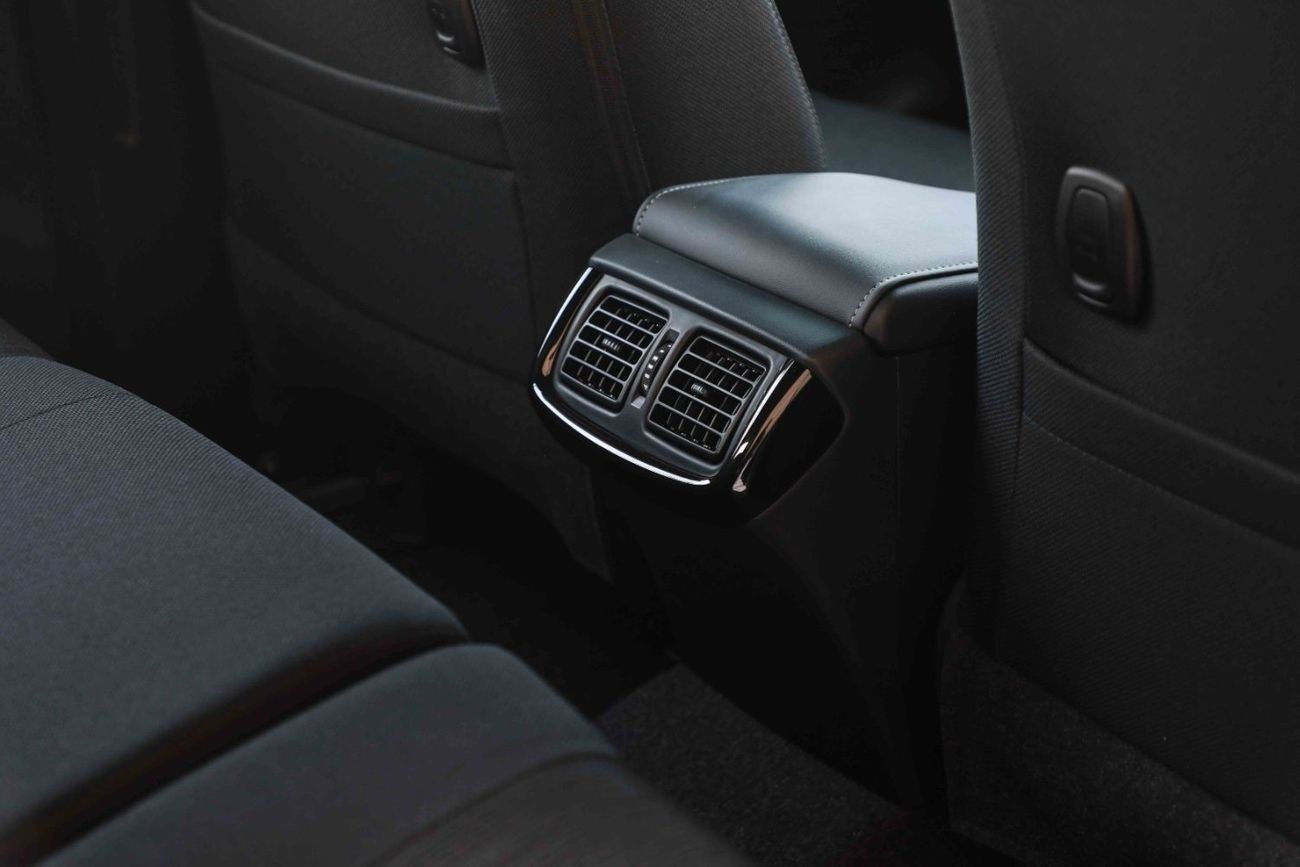 Toyota Hilux 2025 TOYOTA HILUX ADVENTURE 4.0 - PLATINUM WHITE PEARL inside BLACK | Export Only