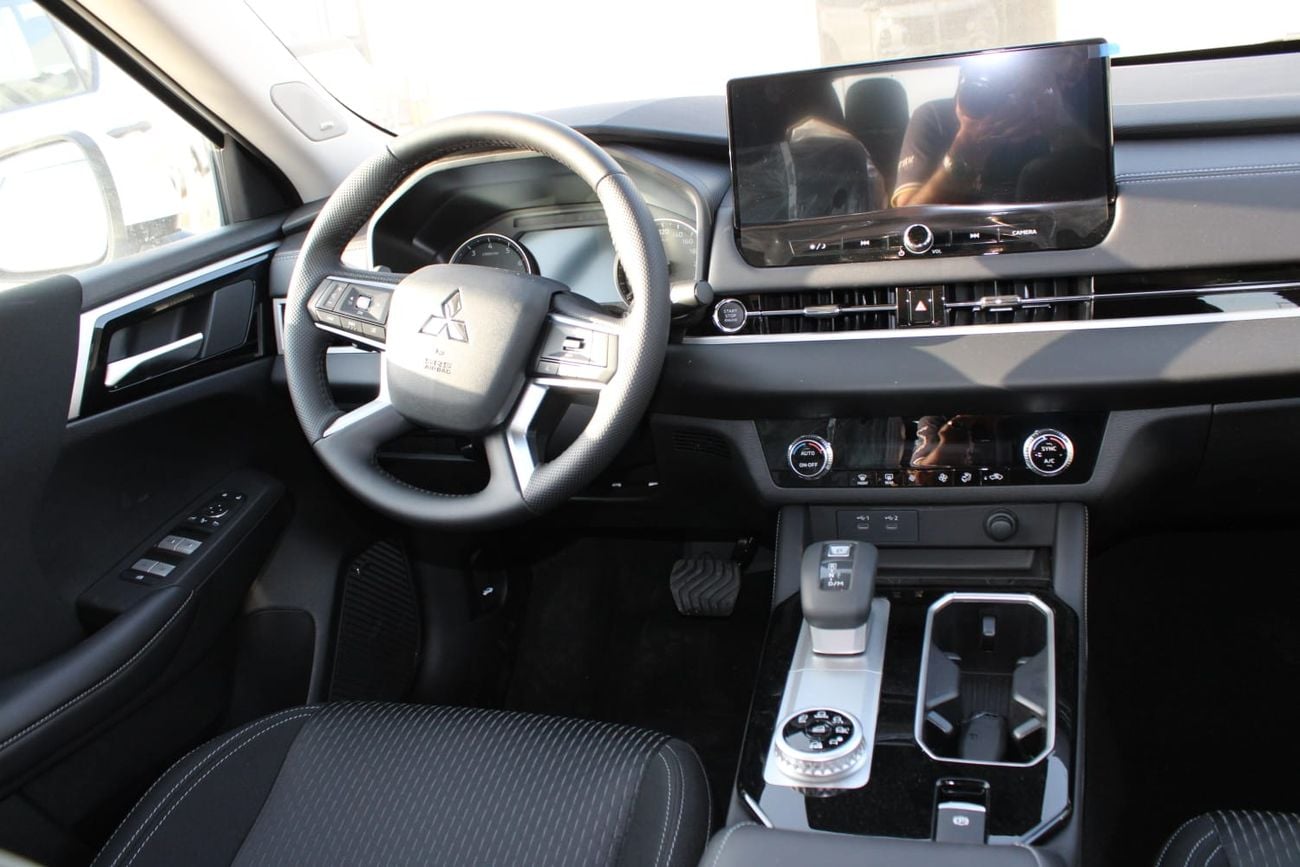 ميتسوبيشي آوتلاندر Mitsubishi Outlander 7-Seater H-Line 2.5L 4WD | Brand New | Export Only |