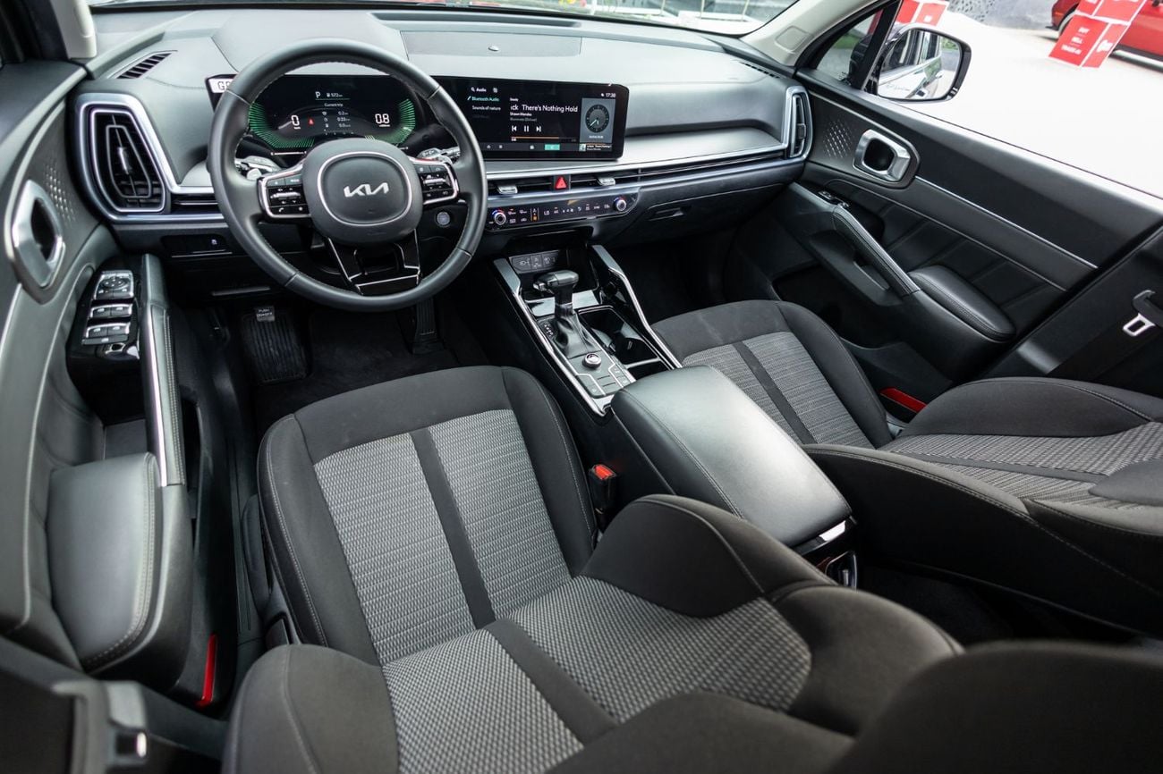 Kia Sorento Std 2.5L FWD