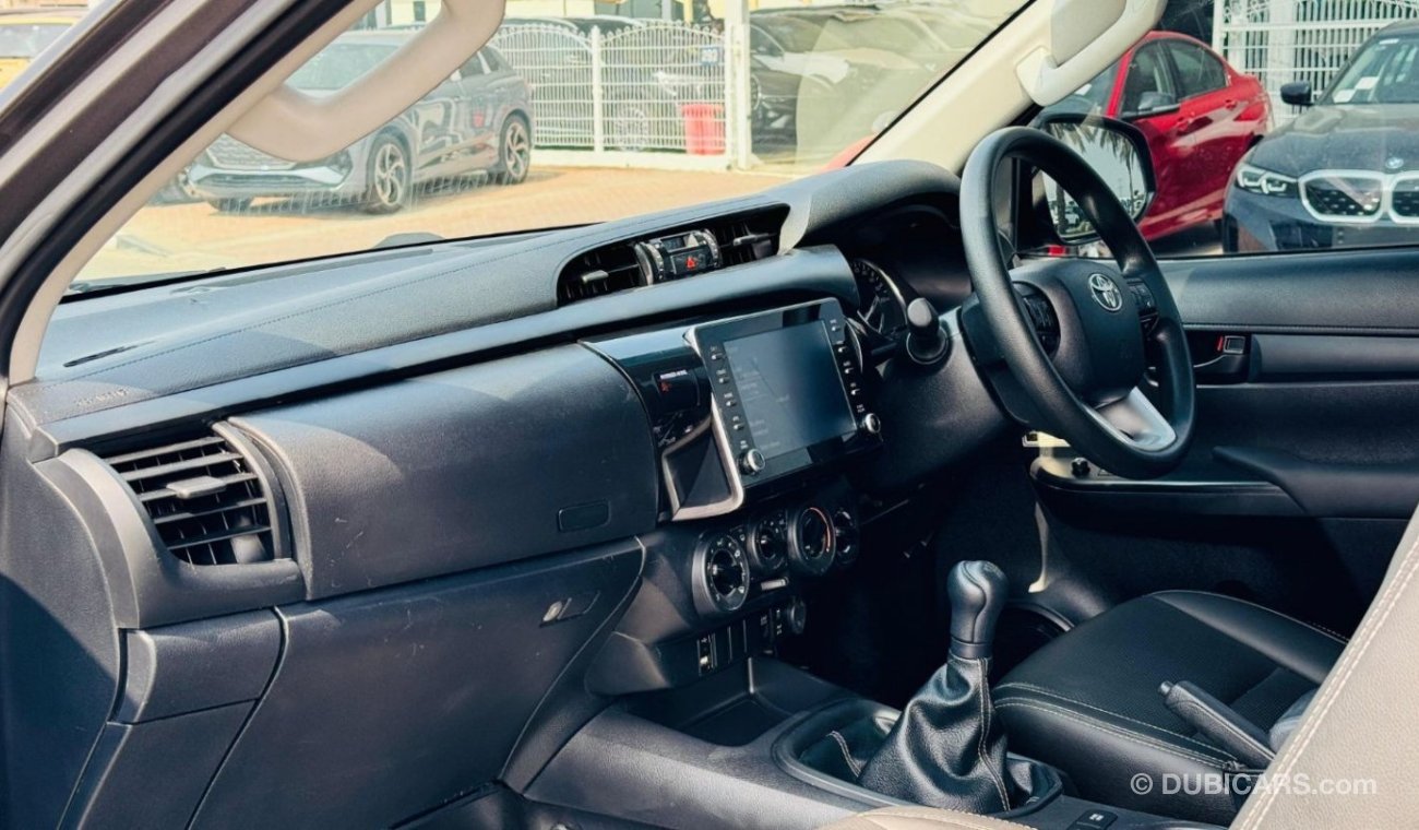 Toyota Hilux SMART CAB | SPORTS BAR WITH BASKET | MANUAL 2.8L DIESEL 2021 | RHD | [JAFTIM2539]