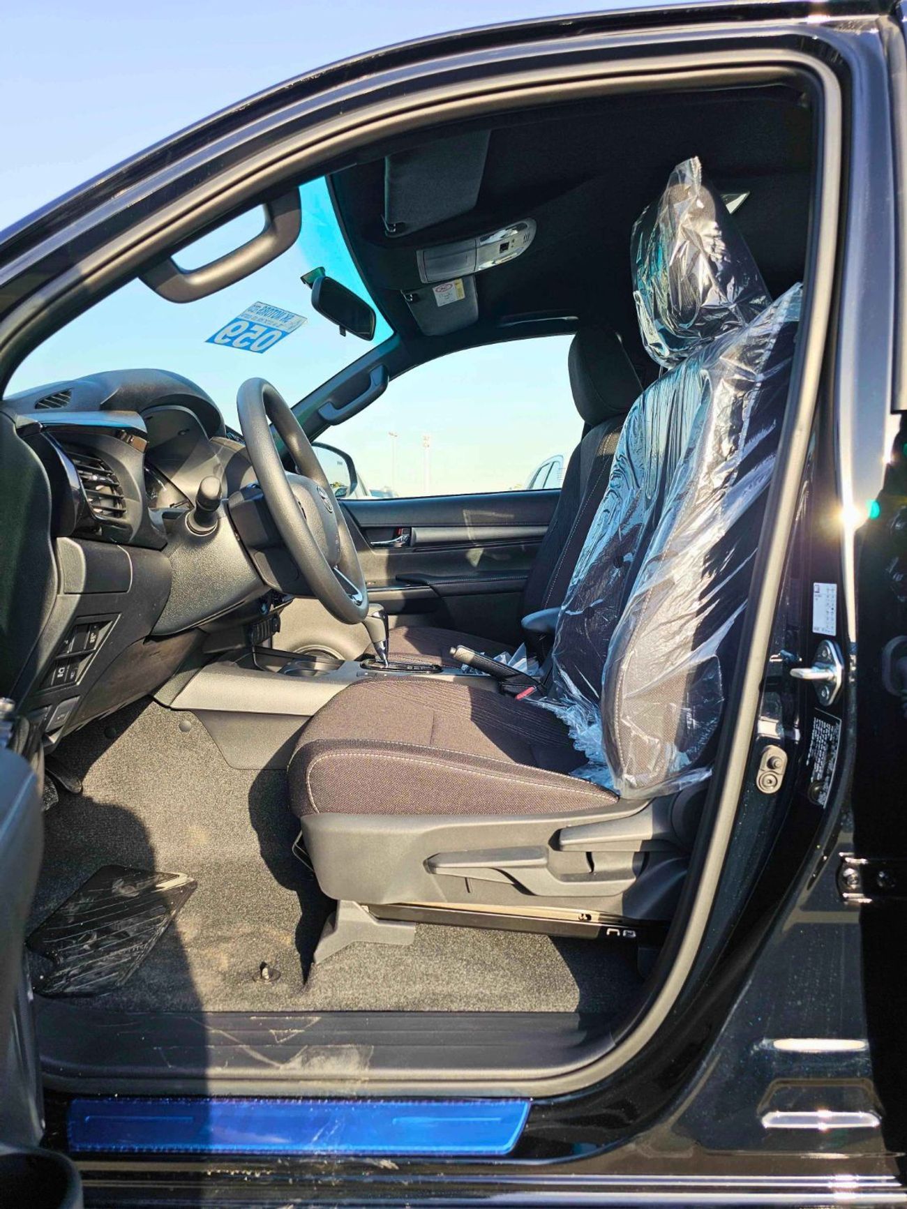 Toyota Hilux ADVENTURE / EURO 4 / A/T / 4.0L V6 PETROL / 360* CAMERA / BLIND SPOT (CODE # ADVBY)