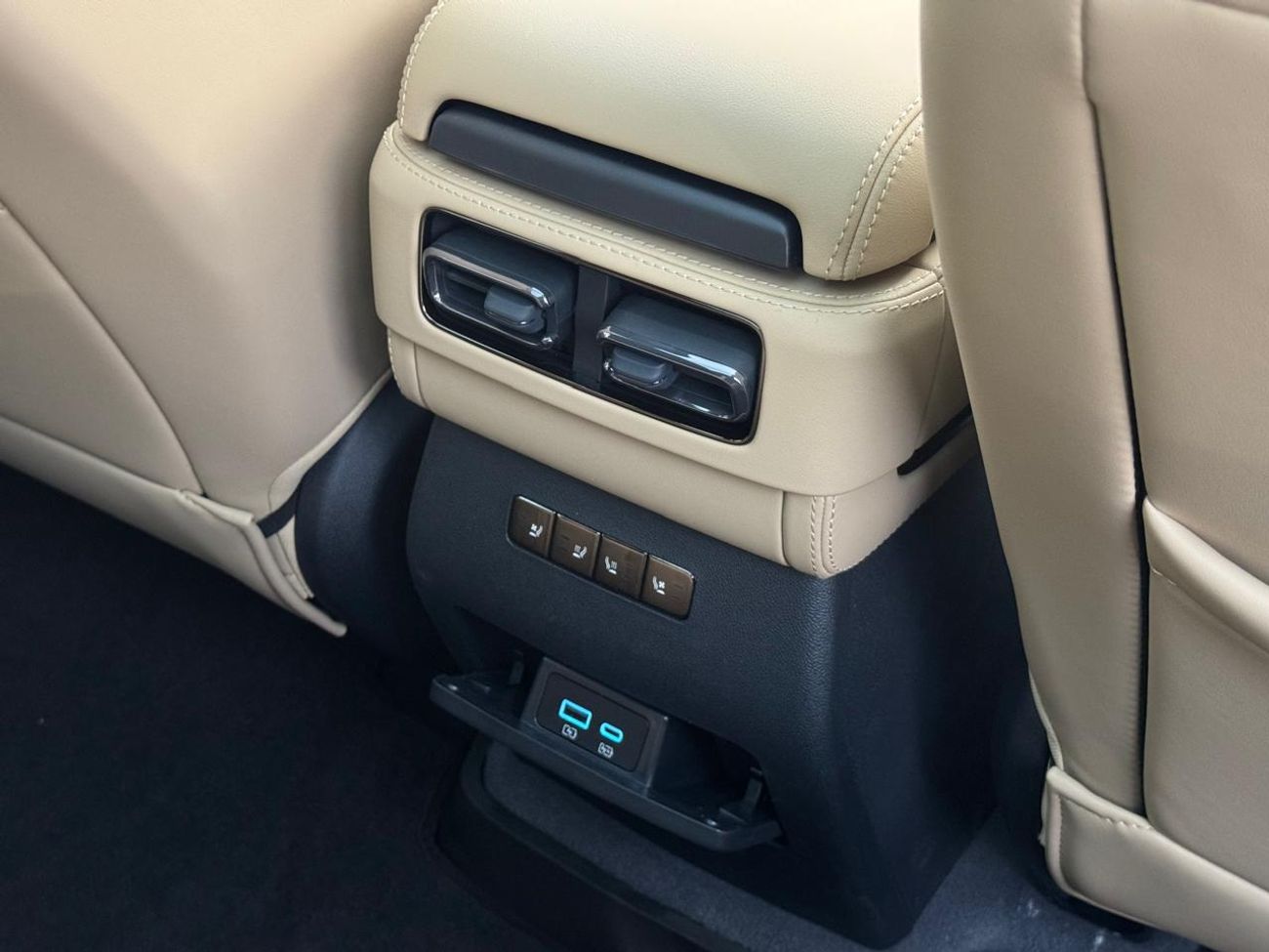 BYD Leopard 5 BYD LEOPARD 5 ULTRA 2025