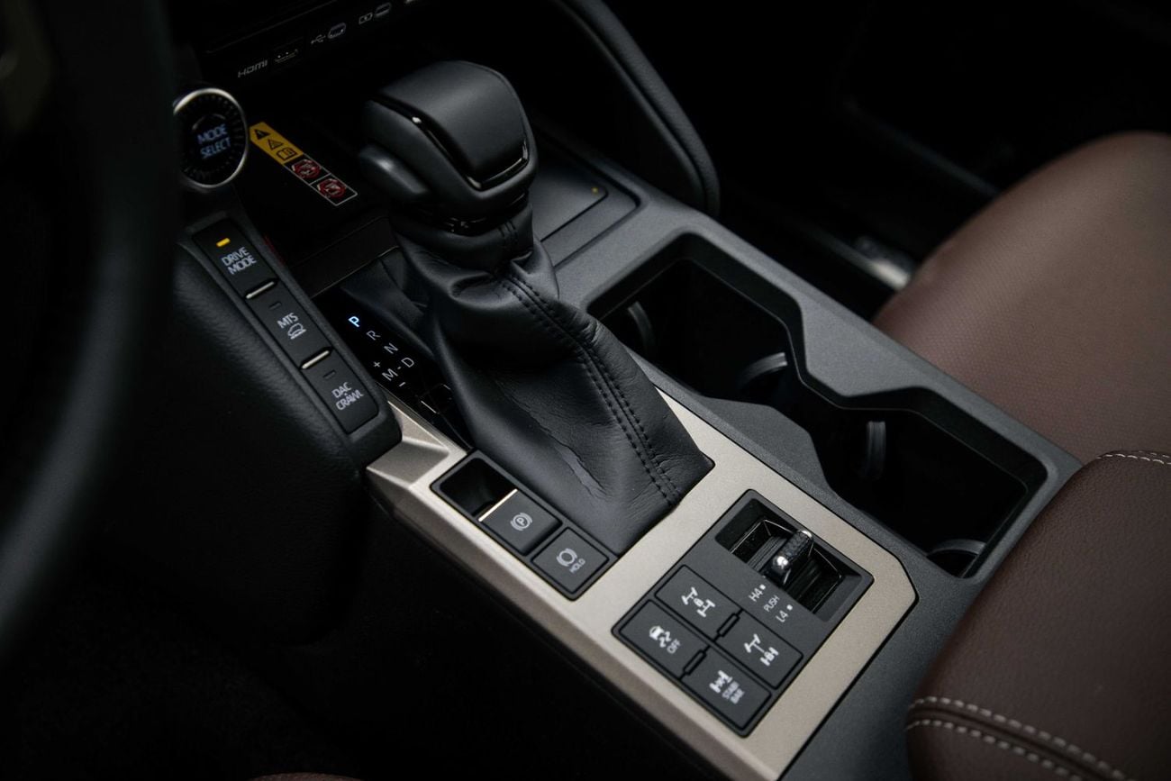 Toyota Prado ADVENTURE 2.8L - PLATINUM WHITE INSIDE DK CHESTNUT | EXPORT ONLY