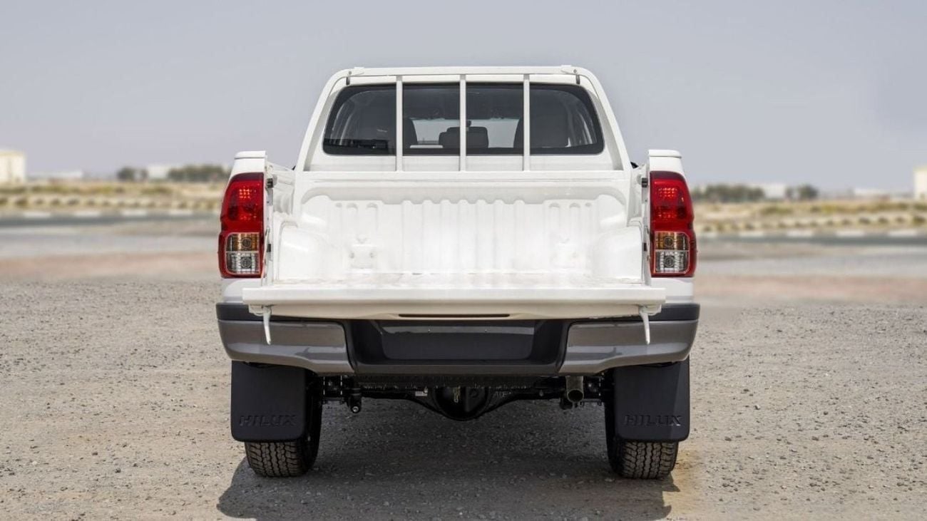 تويوتا هيلوكس GL (LHD) TOYOTA HILUX DC COMFORT PLUS 2.4D MT 4X4 MY2024 - WHITE